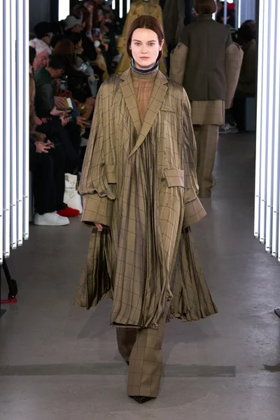 Look 26